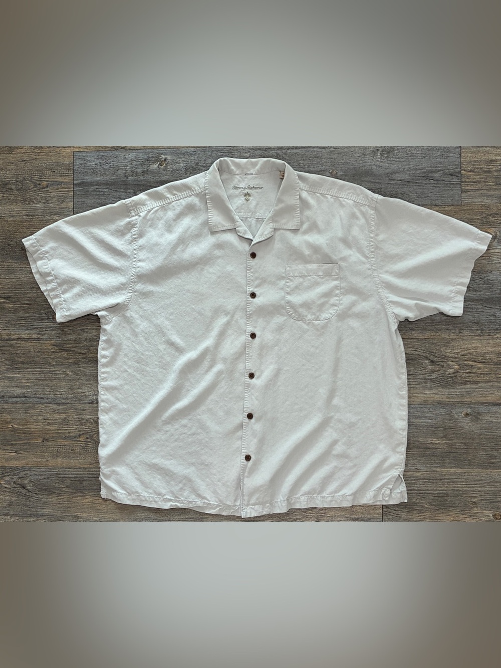 Tommy Bahama 100% Silk XXL Grey SS Button Down Wood Buttons